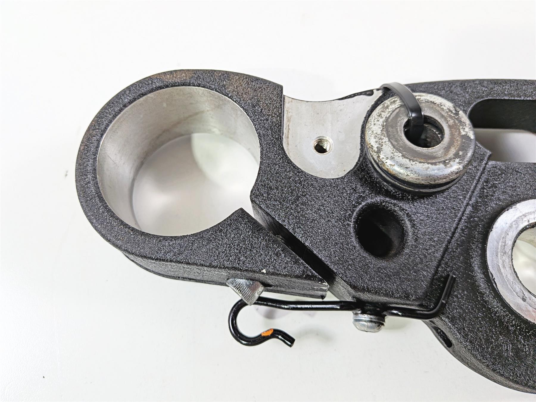 2022 Harley Softail FXLRST Low Rider Upper Triple Tree Steering Clamp 45900263A {{ shop.shopifyCountryName }} - Mototech271