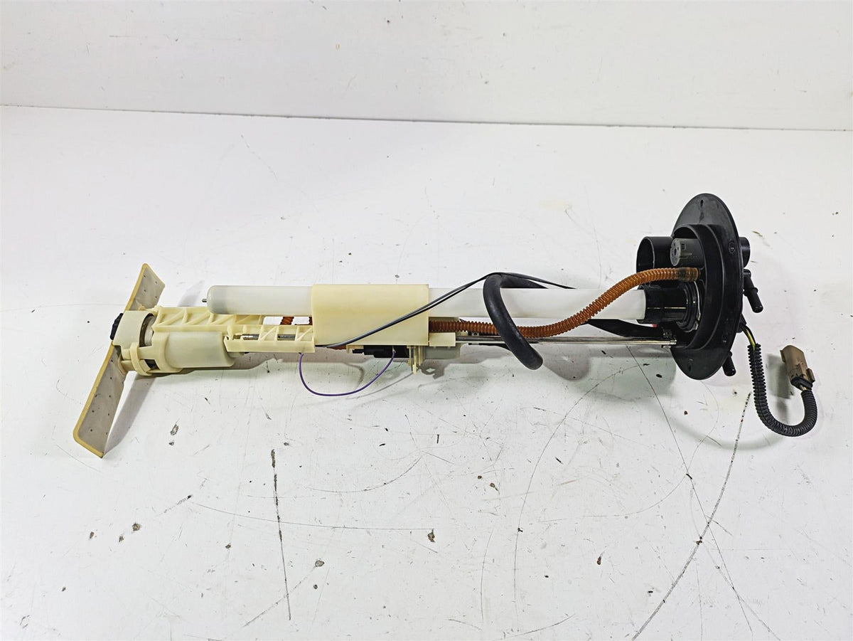 2012 Harley VRSCF Muscle V Rod Fuel Gas Petrol Pump - Tested 75310-07 75123-09 {{ shop.shopifyCountryName }} - Mototech271