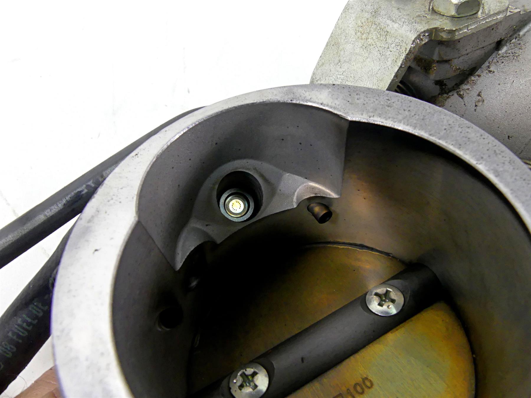 2008 Suzuki M109R VZR1800 Mikuni Throttle Body Fuel Injection 13405-48G20 {{ shop.shopifyCountryName }} - Mototech271