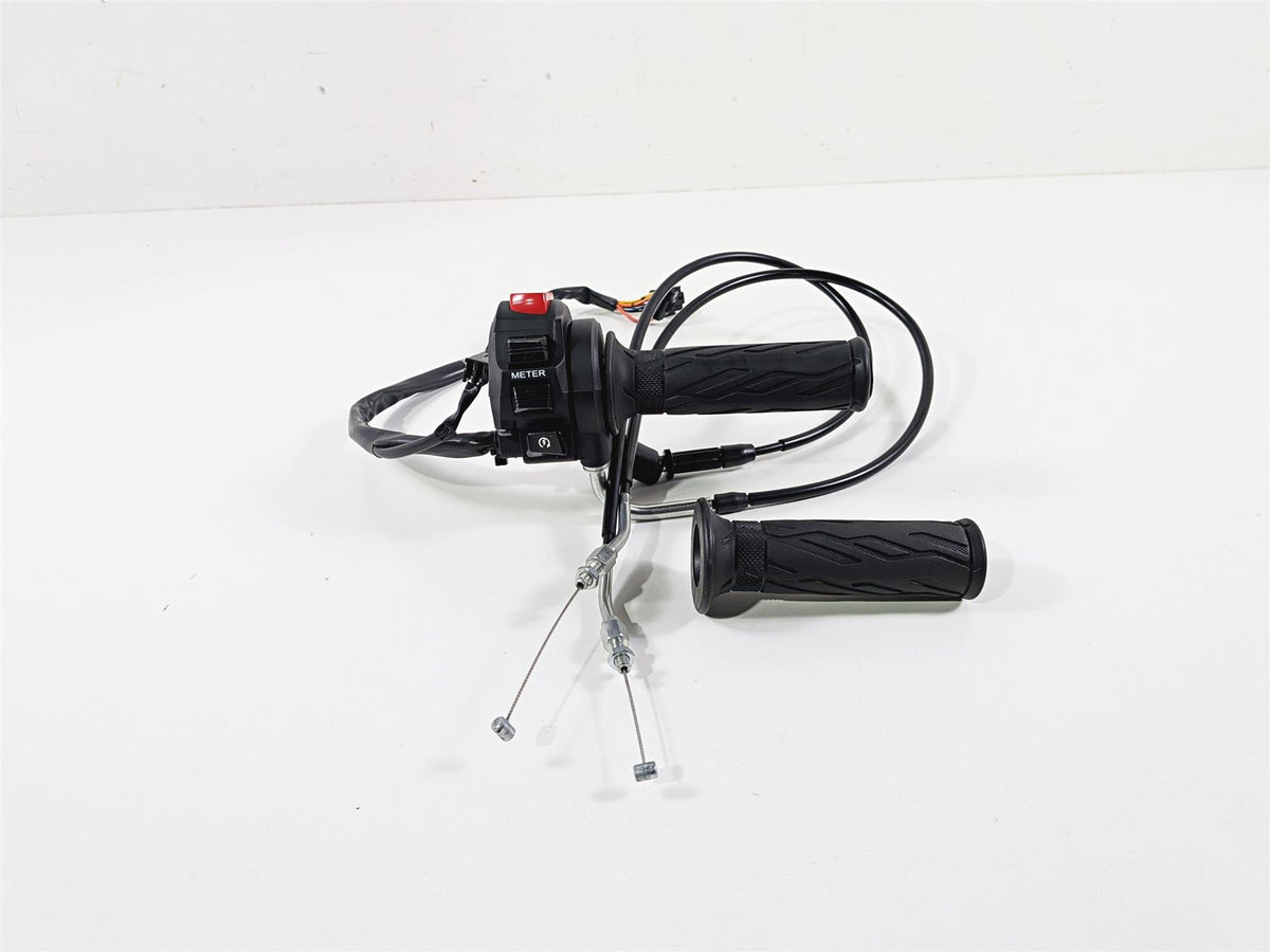 2024 Suzuki GSXR600 Right Hand Control Switch Throttle 37200-47H30 {{ shop.shopifyCountryName }} - Mototech271