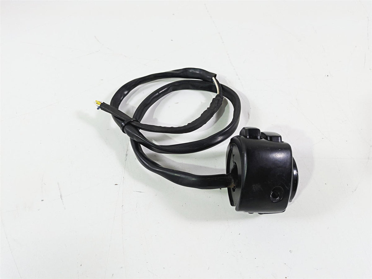2008 Harley FLSTSB Cross Bones Left Hand Control Switch -No Plug 71682-06A {{ shop.shopifyCountryName }} - Mototech271