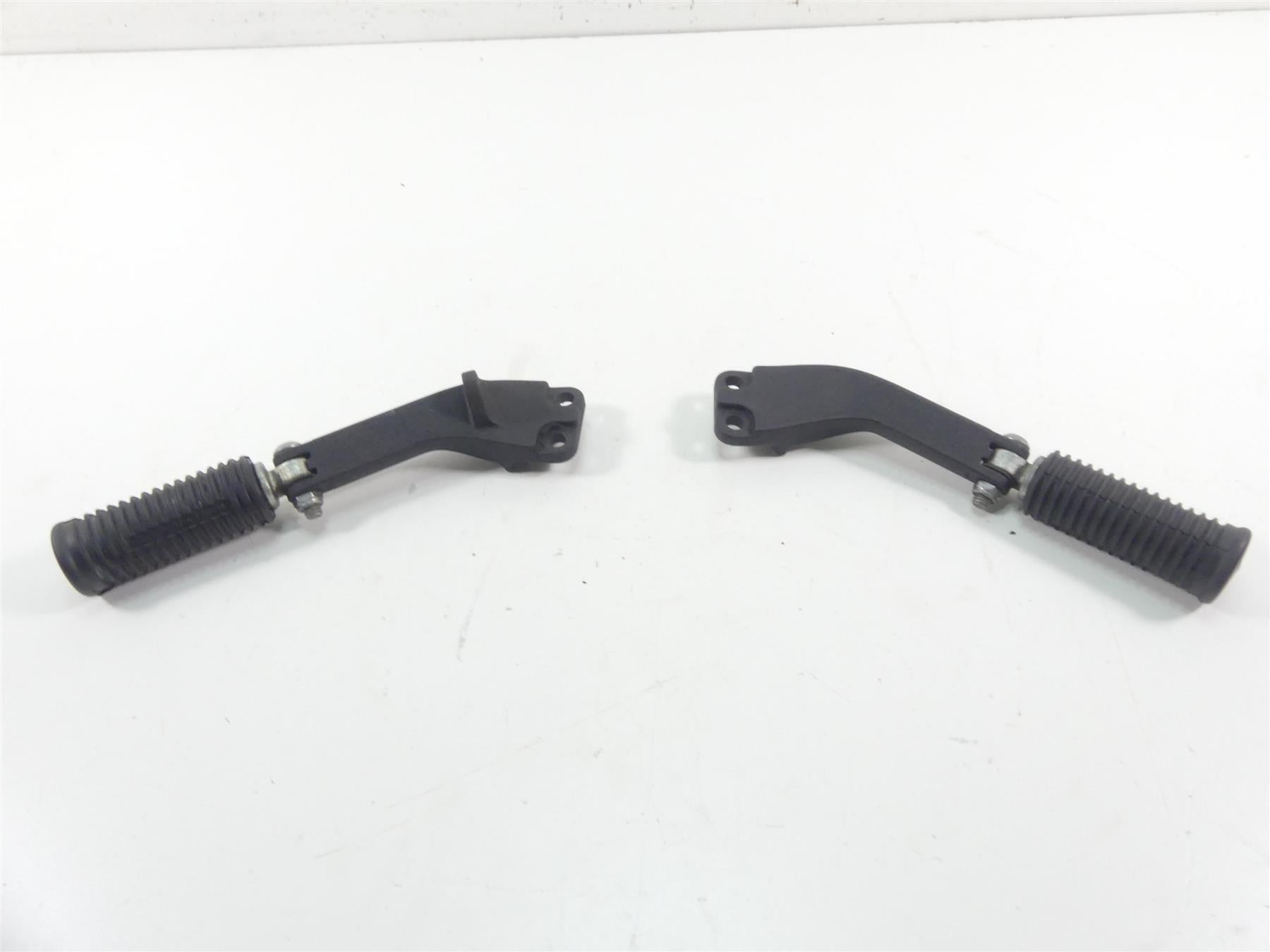 2014 Harley FXDF Dyna Fat Bob Rear Passenger Footpeg Set 49224-06A 49230-06 {{ shop.shopifyCountryName }} - Mototech271