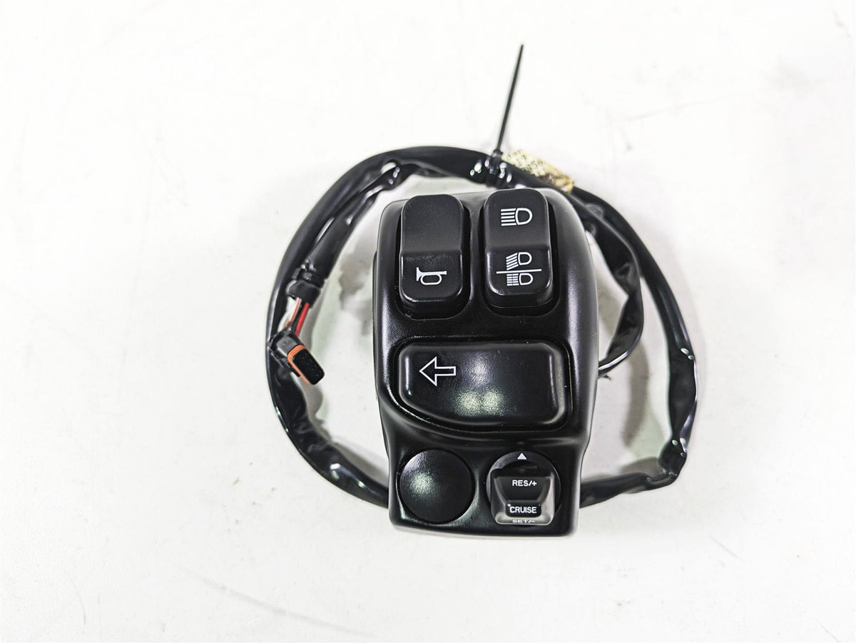 2020 Harley Touring FLHT Electra Glide Left Hand Control Switch - Read 71500419A {{ shop.shopifyCountryName }} - Mototech271