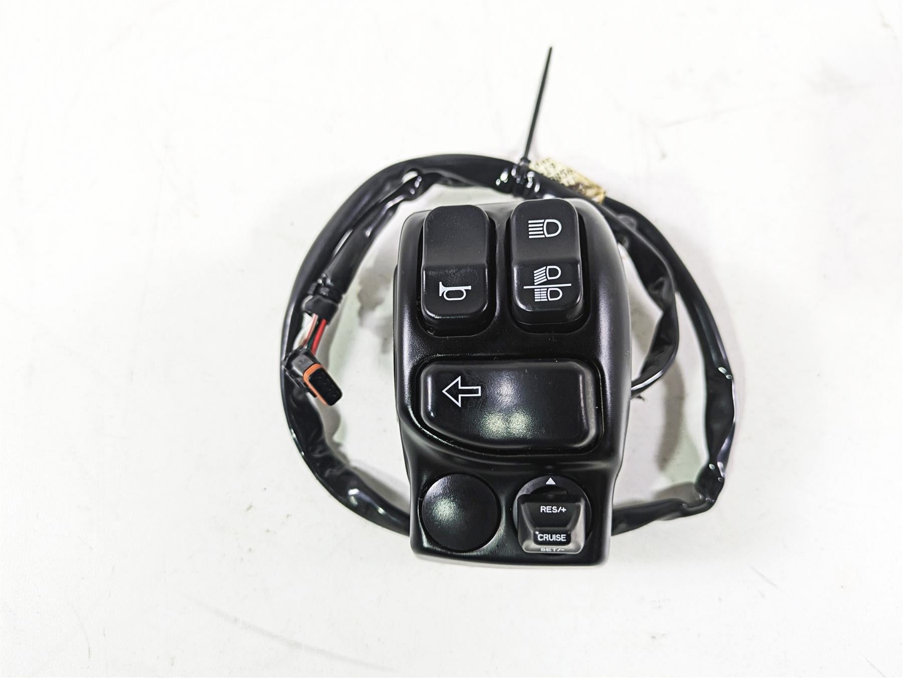 2020 Harley Touring FLHT Electra Glide Left Hand Control Switch - Read 71500419A {{ shop.shopifyCountryName }} - Mototech271