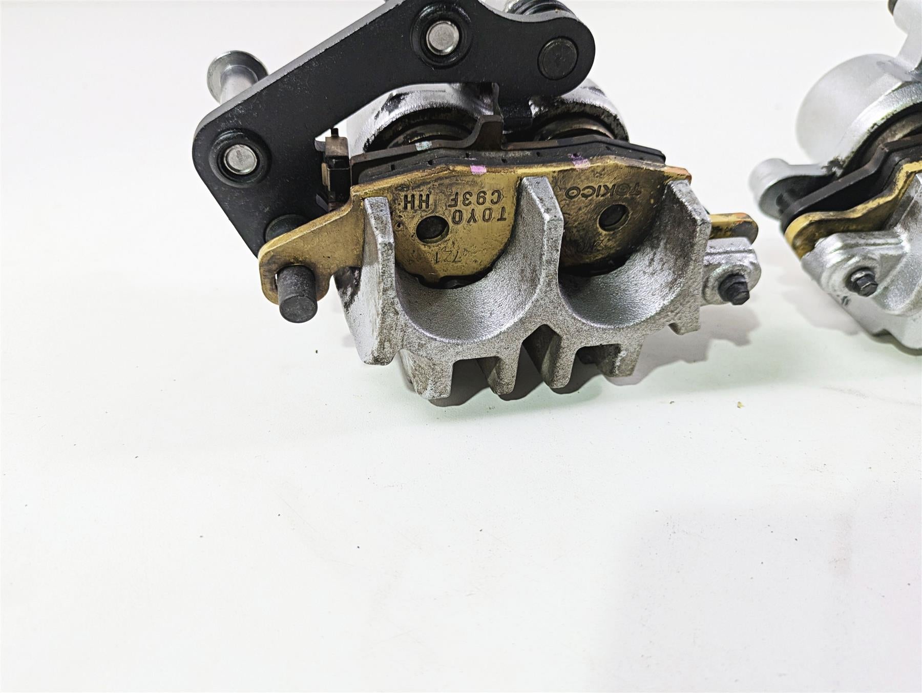 2008 Kawasaki VN1600 Vulcan Nomad Tokico Front Brake Caliper Set 43044-1115 {{ shop.shopifyCountryName }} - Mototech271