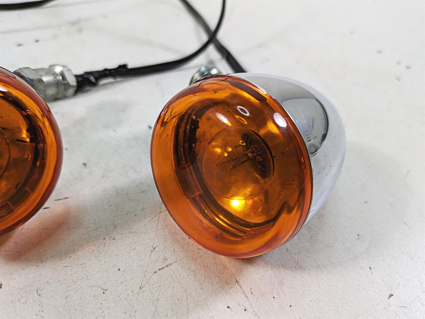 2006 Harley FLSTI Softail Heritage Front Blinker Turn Signal Set - Read 68972-00 {{ shop.shopifyCountryName }} - Mototech271