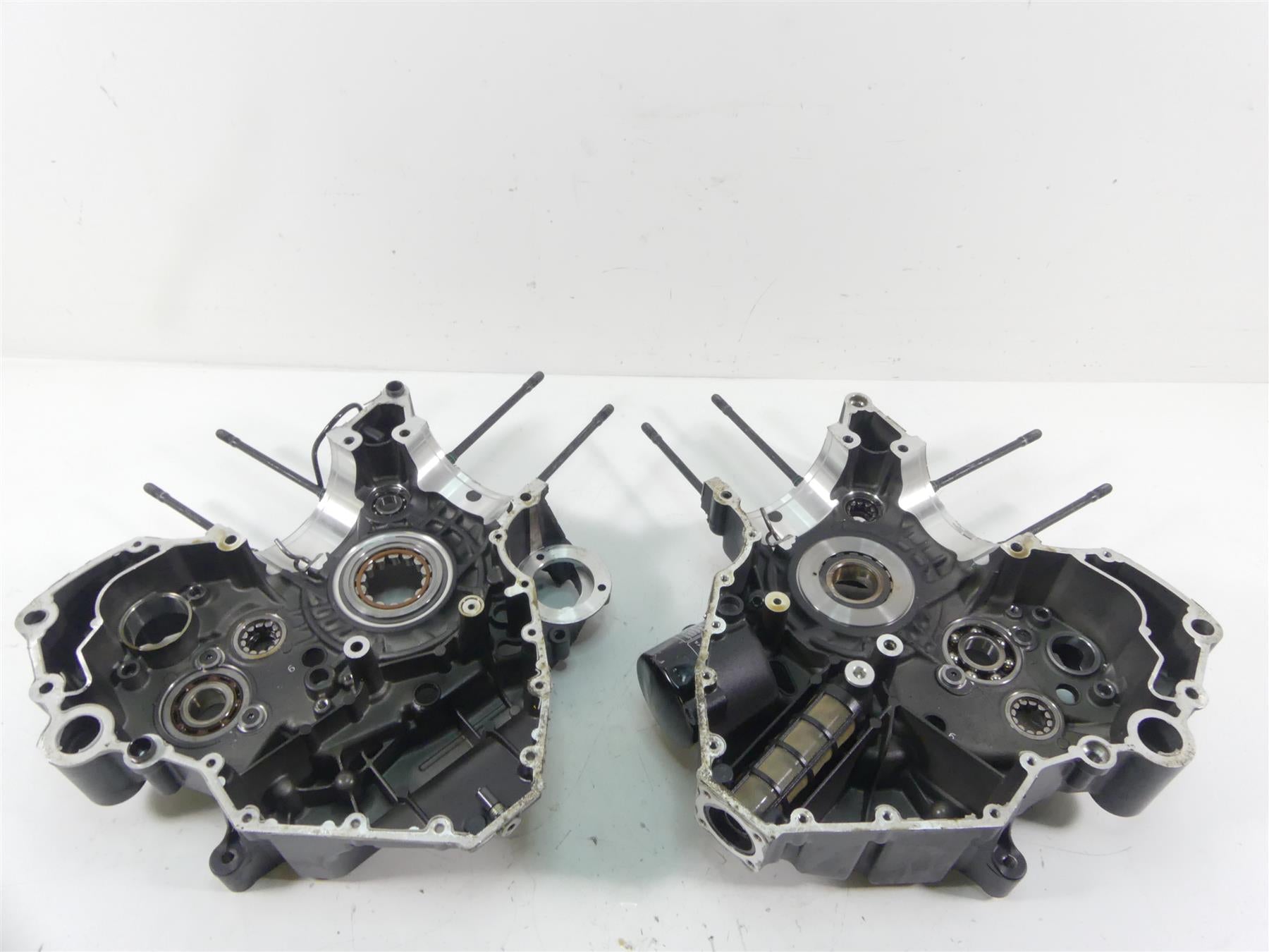 2015 Ducati Monster 1200 S Engine Crankcase Crank Case Set 69927481A {{ shop.shopifyCountryName }} - Mototech271