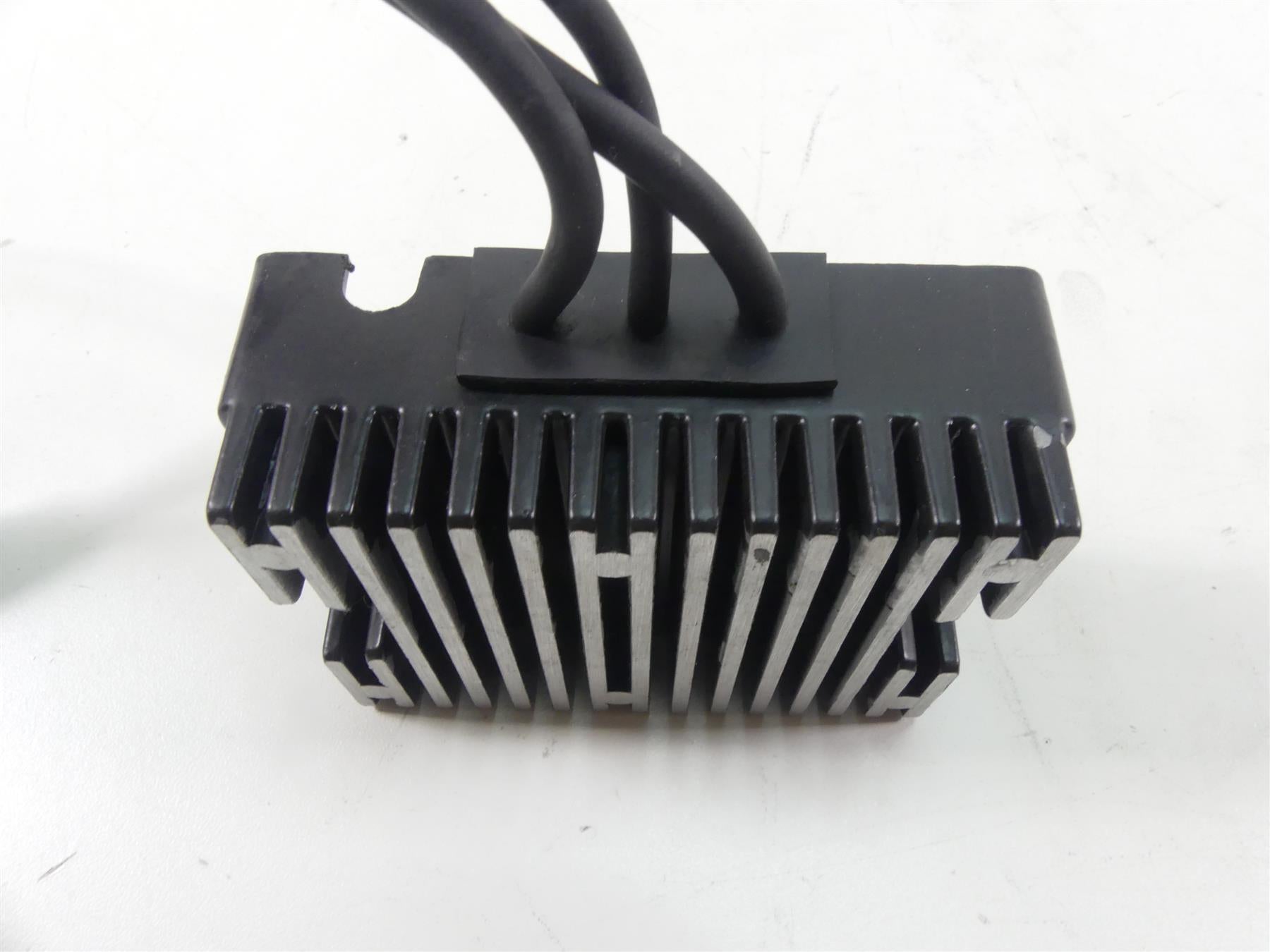 1993 Harley Dyna FXDL Low Rider Rectifier Voltage Regulator 74519-88 {{ shop.shopifyCountryName }} - Mototech271