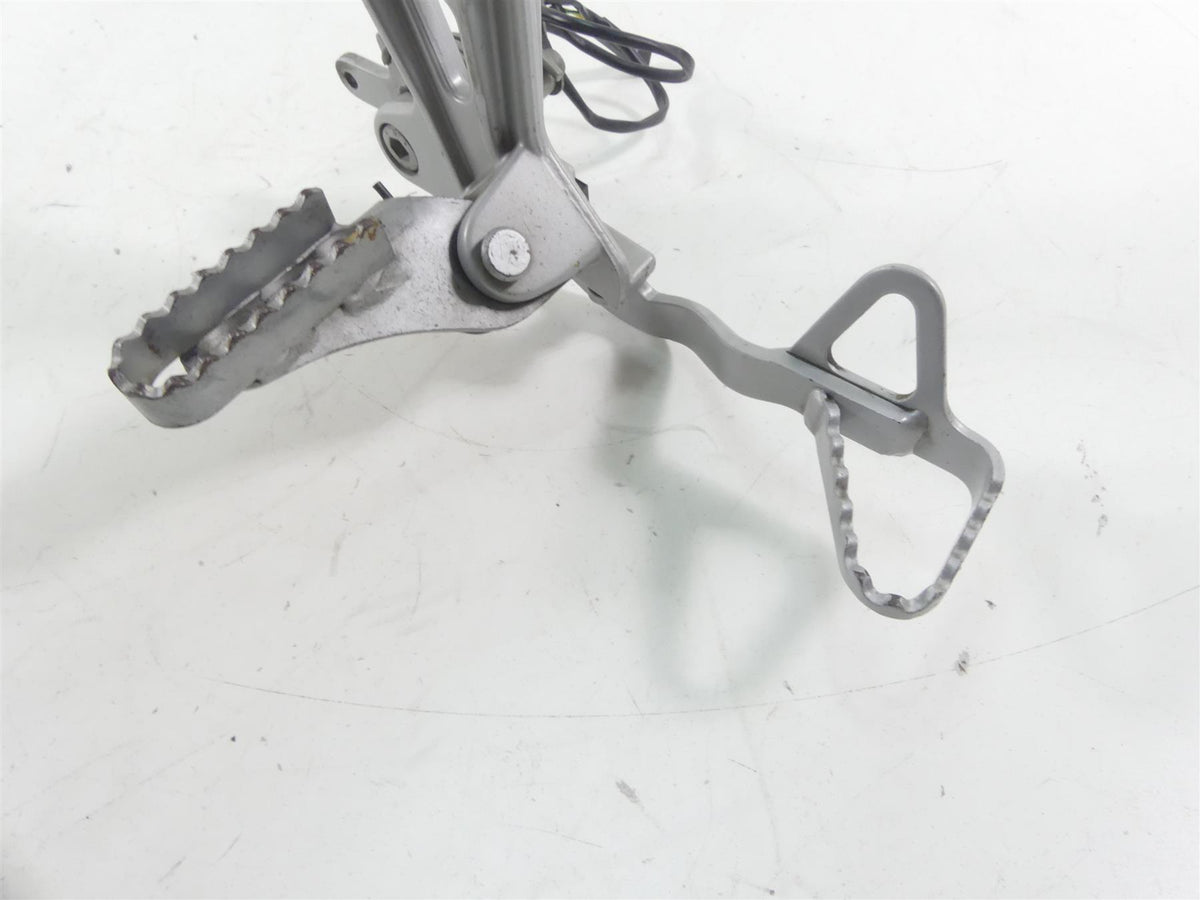 2001 BMW R1150 GS R21 Right Front Rider Footpeg & Brake Pedal Set 46712335598 {{ shop.shopifyCountryName }} - Mototech271