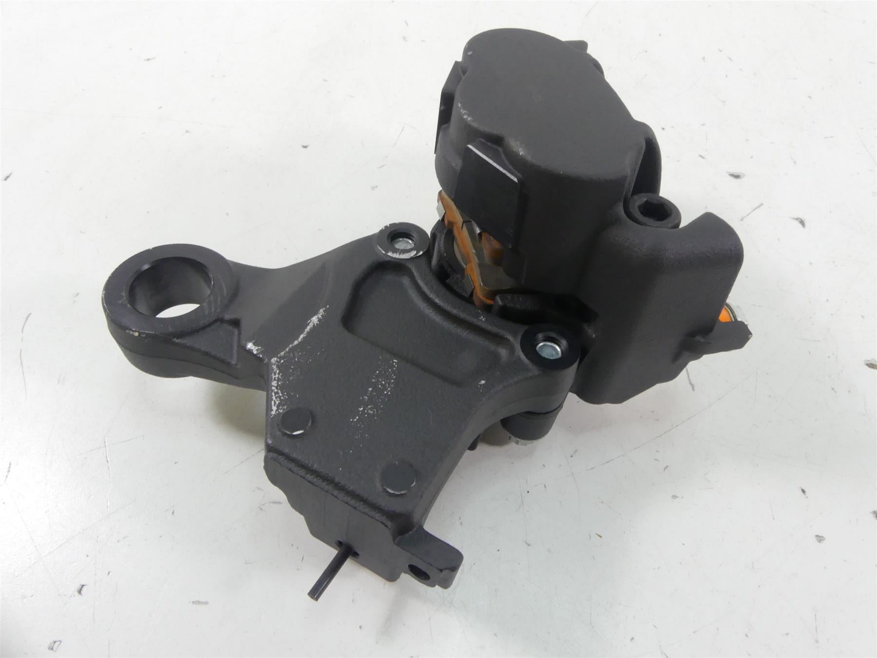 2020 Harley XL1200 CX Sportster Roadster Rear Brake Caliper & Bracket 41300039 {{ shop.shopifyCountryName }} - Mototech271