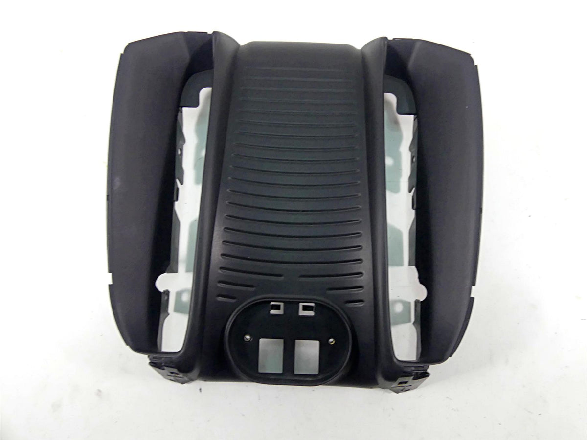 2015 Harley VRSCF Muscle V-Rod Radiator Center Cover Fairing 26826-09 {{ shop.shopifyCountryName }} - Mototech271