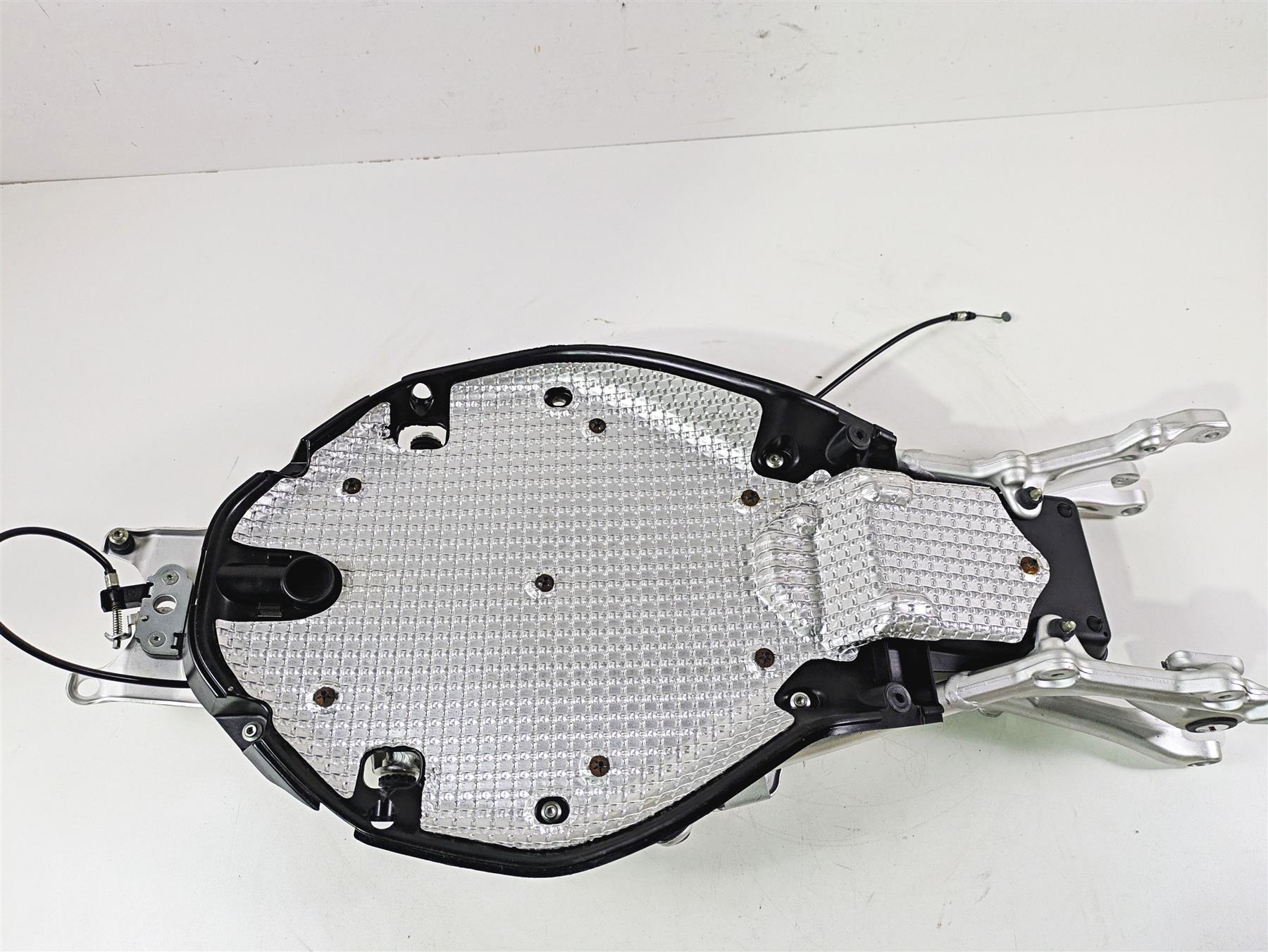2012 Mv Agusta F4 RR Subframe & Inner Fender - Read 8000B5268 {{ shop.shopifyCountryName }} - Mototech271