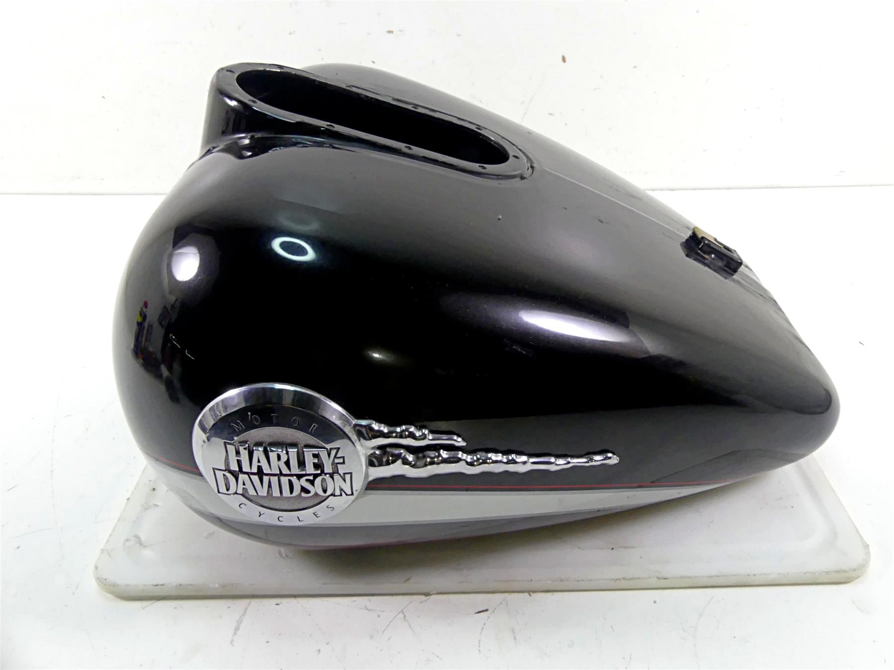 2006 Harley Touring FLHTCU SE E-Glide Fuel Gas Petrol Tank - No Dent 61356-03
