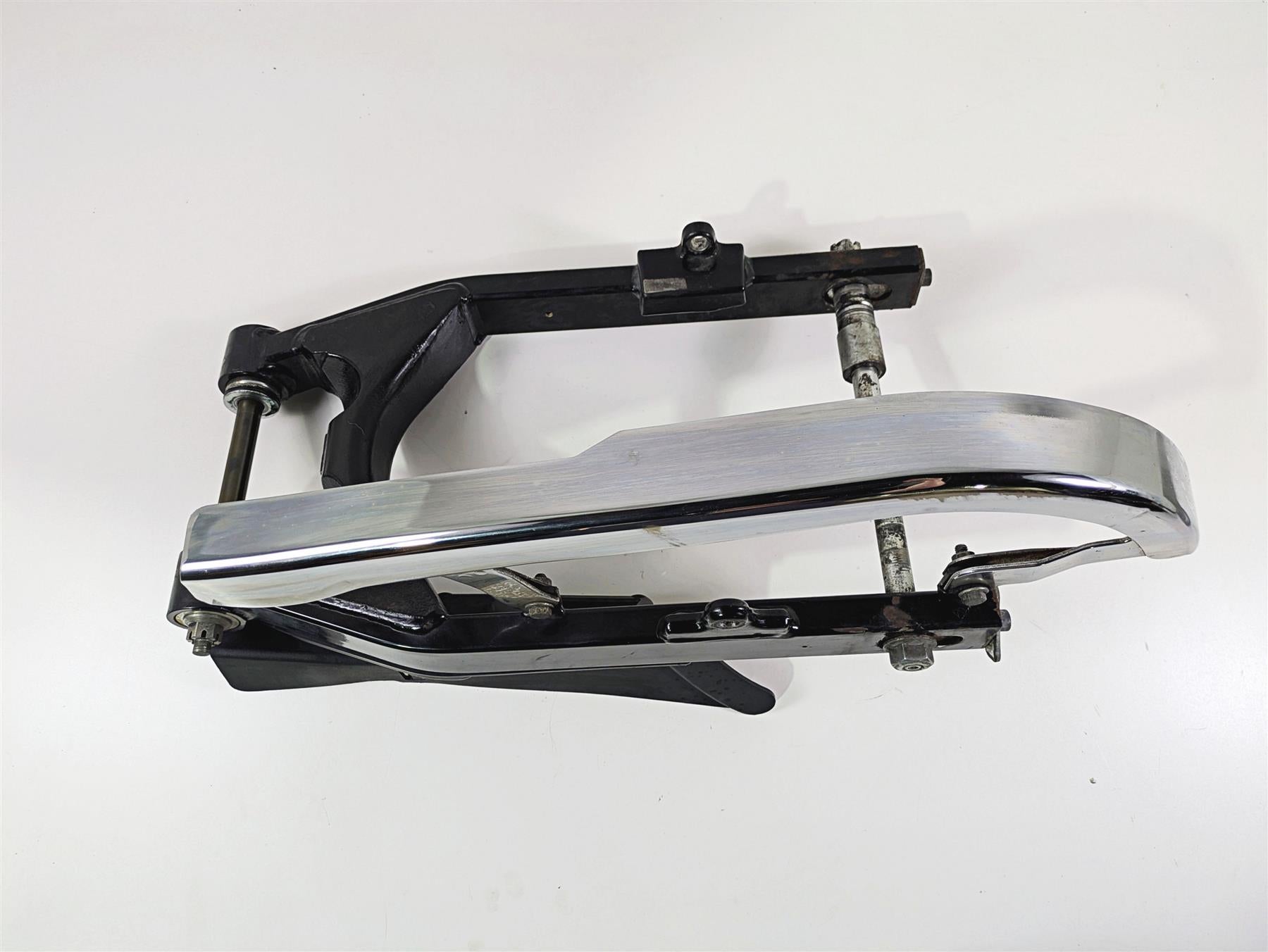 1999 Harley Dyna FXDL Low Rider Swingarm & Belt Guards 47820-90A {{ shop.shopifyCountryName }} - Mototech271