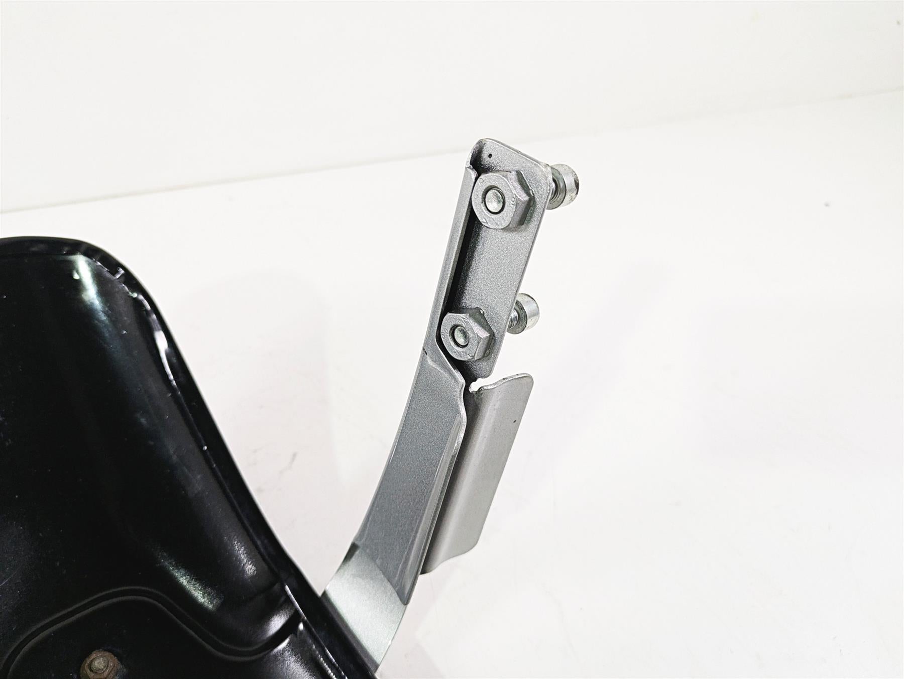 2006 Harley VRSCR Street V-Rod Front Fender & Bracket 59639-07BEO {{ shop.shopifyCountryName }} - Mototech271