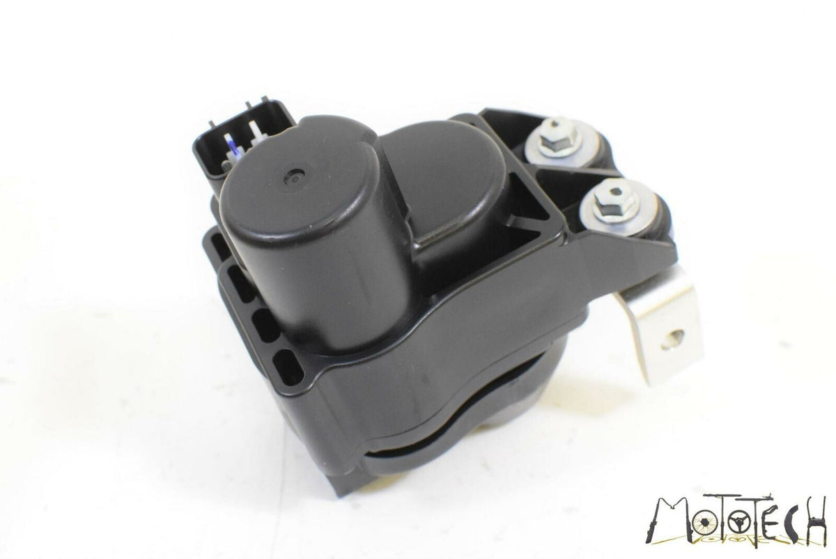 2016 Yamaha R1 YZFR1 S Exhaust Valve Actuator Servo Motor 2CR-85820-00-00 {{ shop.shopifyCountryName }} - Mototech271