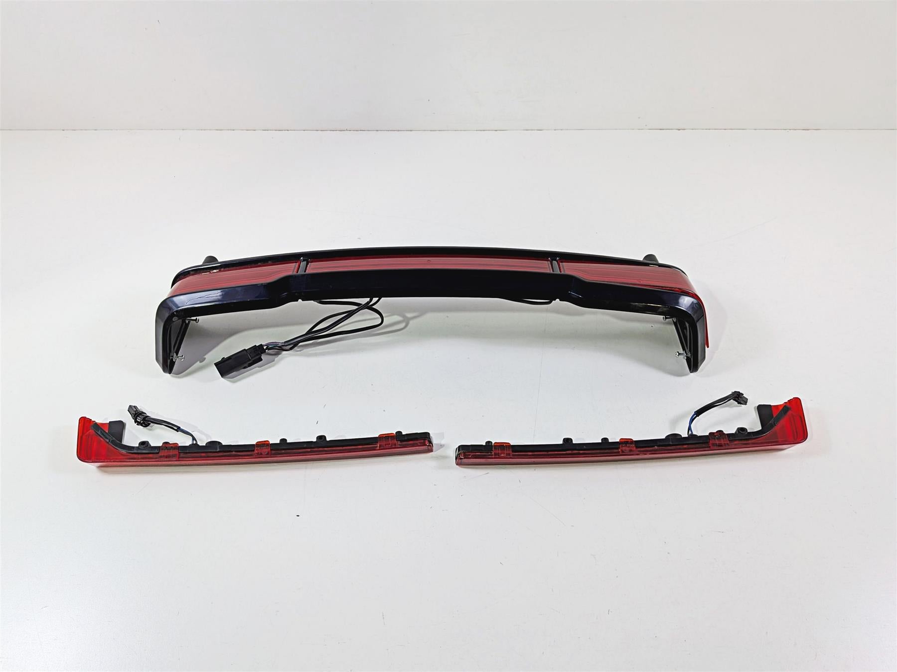 2011 Harley Touring FLHTCU CVO Electra Glide Trunk Tail Lights Set 54136-10-Mototech271