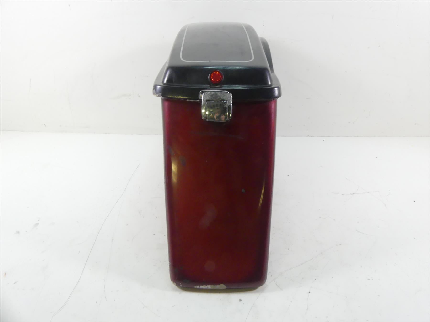 1989 Harley Touring FLTC Tour Glide Left Saddlebag Saddle Bag Luggage Box {{ shop.shopifyCountryName }} - Mototech271