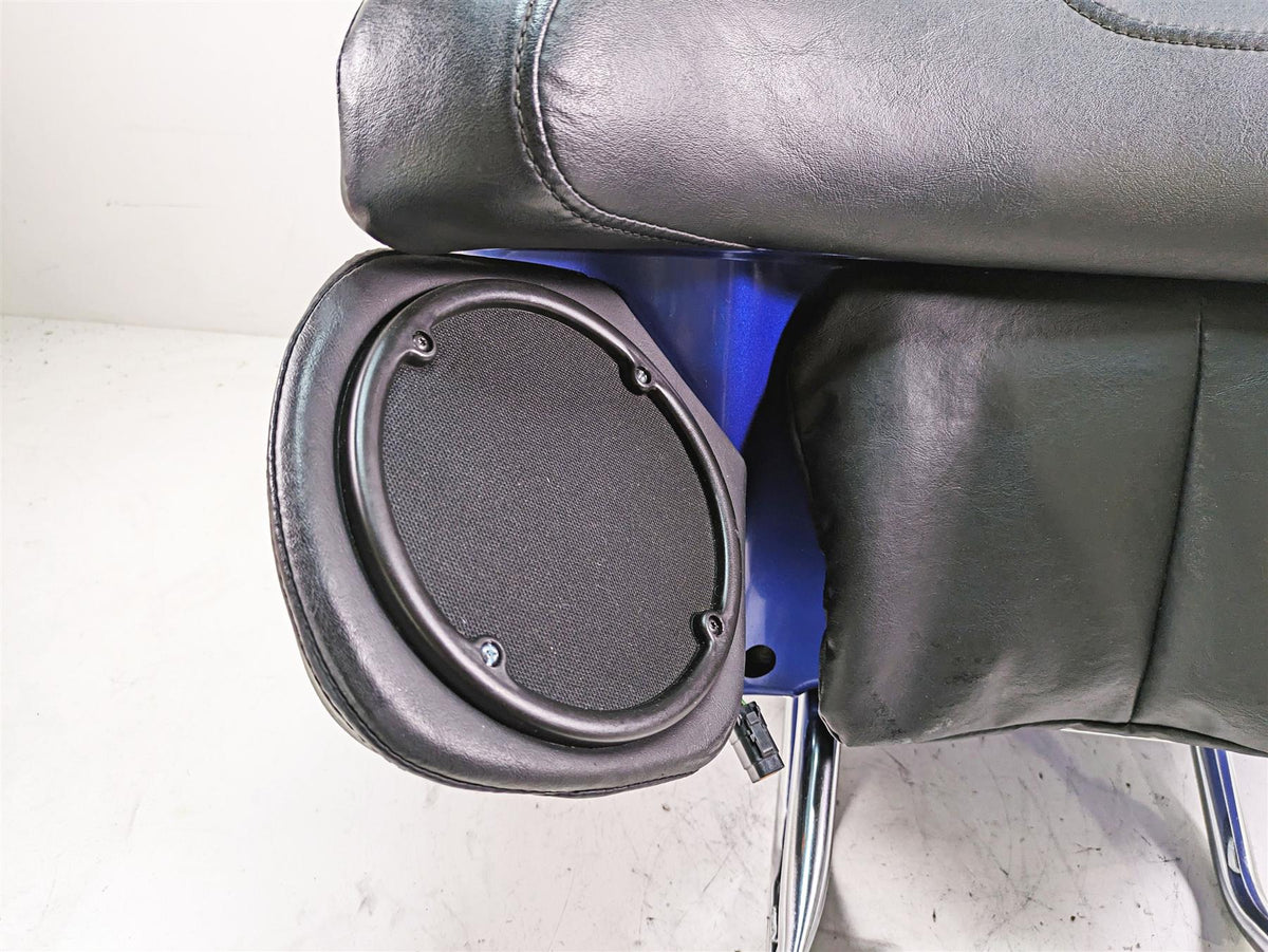 2010 Harley Touring FLHTCU Electra Glide Rear Trunk & Speaker Set 53128-09 {{ shop.shopifyCountryName }} - Mototech271