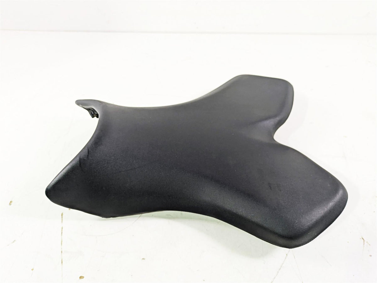 2005 Yamaha YZFR1 YZF R1 Front Rider Seat Saddle -No Tears 5VY-24710-00-00 {{ shop.shopifyCountryName }} - Mototech271