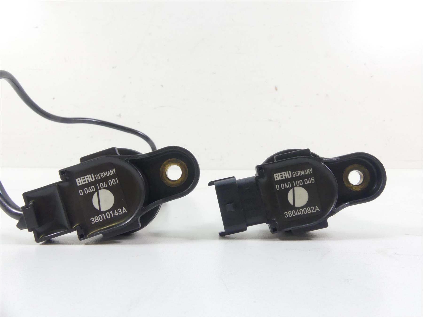 2004 Ducati 999 SBK Beru Ignition Coil Stick Coils Set 38010143A {{ shop.shopifyCountryName }} - Mototech271