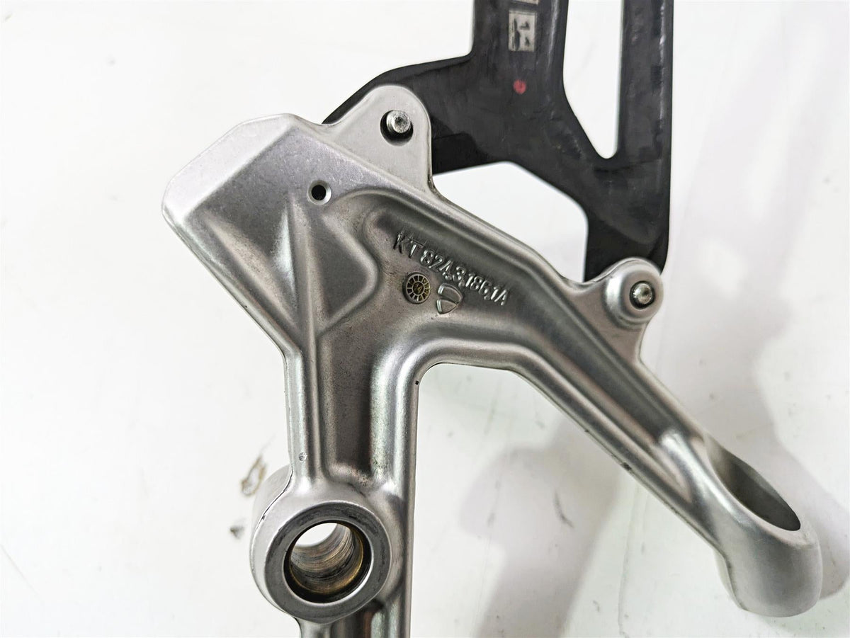 2015 Ducati Panigale 1299 S Left Footpeg & Frame Holder 8291E061AA 82424631AA {{ shop.shopifyCountryName }} - Mototech271