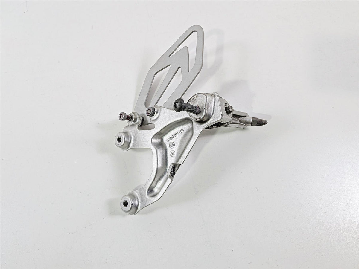 2017 BMW S1000RR K46 Right Rider Driver Foot Peg Rest & Heal Guard 46717728308 {{ shop.shopifyCountryName }} - Mototech271