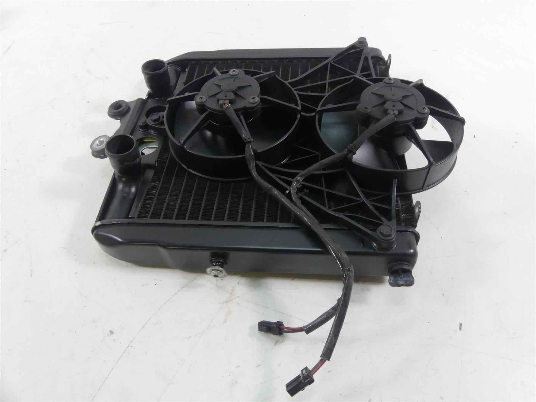 2013 Harley VRSCF Muscle V-Rod Radiator Cooler Fans Reservoir Hoses Set 26722-04 {{ shop.shopifyCountryName }} - Mototech271
