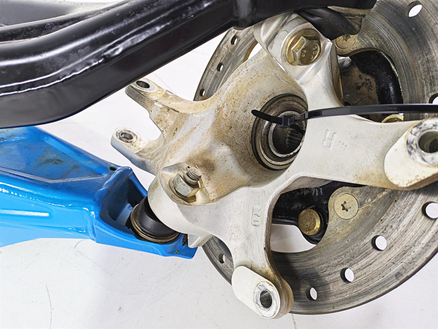 2018 Can Am Maverick X3 XRC Turbo R Front Right Knee Assembly 72" Blue 706203129 {{ shop.shopifyCountryName }} - Mototech271