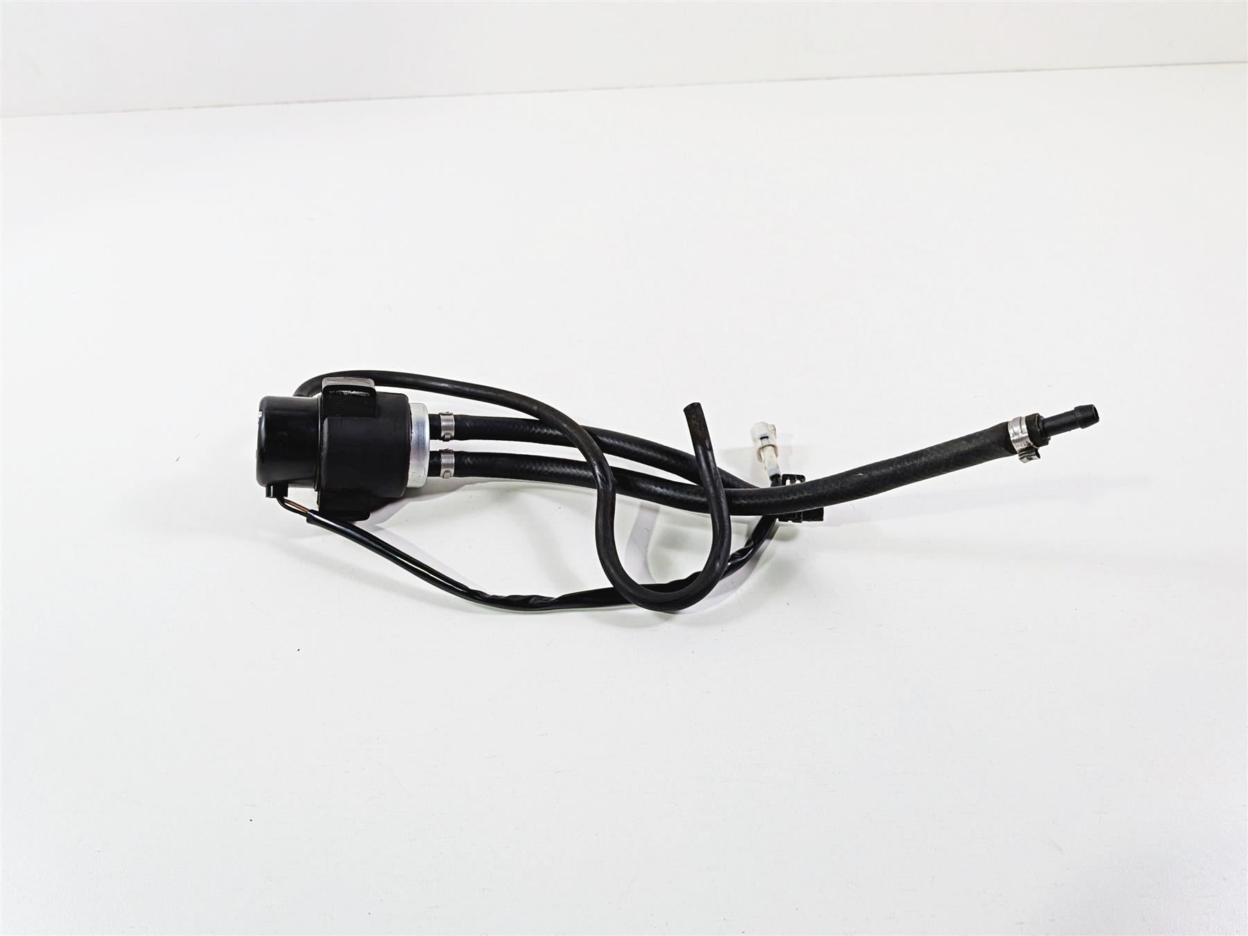 2005 KTM 950 LC8 Adventure Fuel Gas Petrol Pump & Lines - Tested 60012088100 {{ shop.shopifyCountryName }} - Mototech271