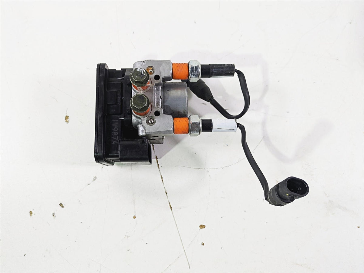2019 Indian Chieftain Limited Abs Brake Pump Unit Module 1911987 {{ shop.shopifyCountryName }} - Mototech271
