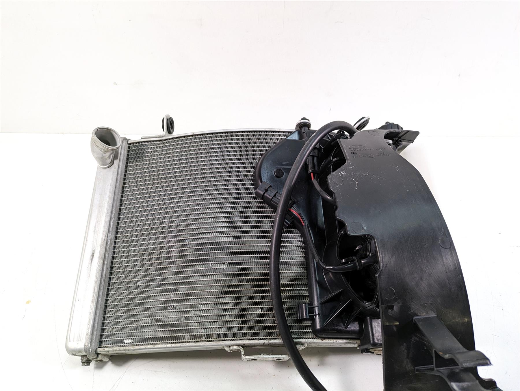 2018 KTM 1090 Adventure R Radiator Fan Reservoir Hoses Set - Read 60335010100 {{ shop.shopifyCountryName }} - Mototech271