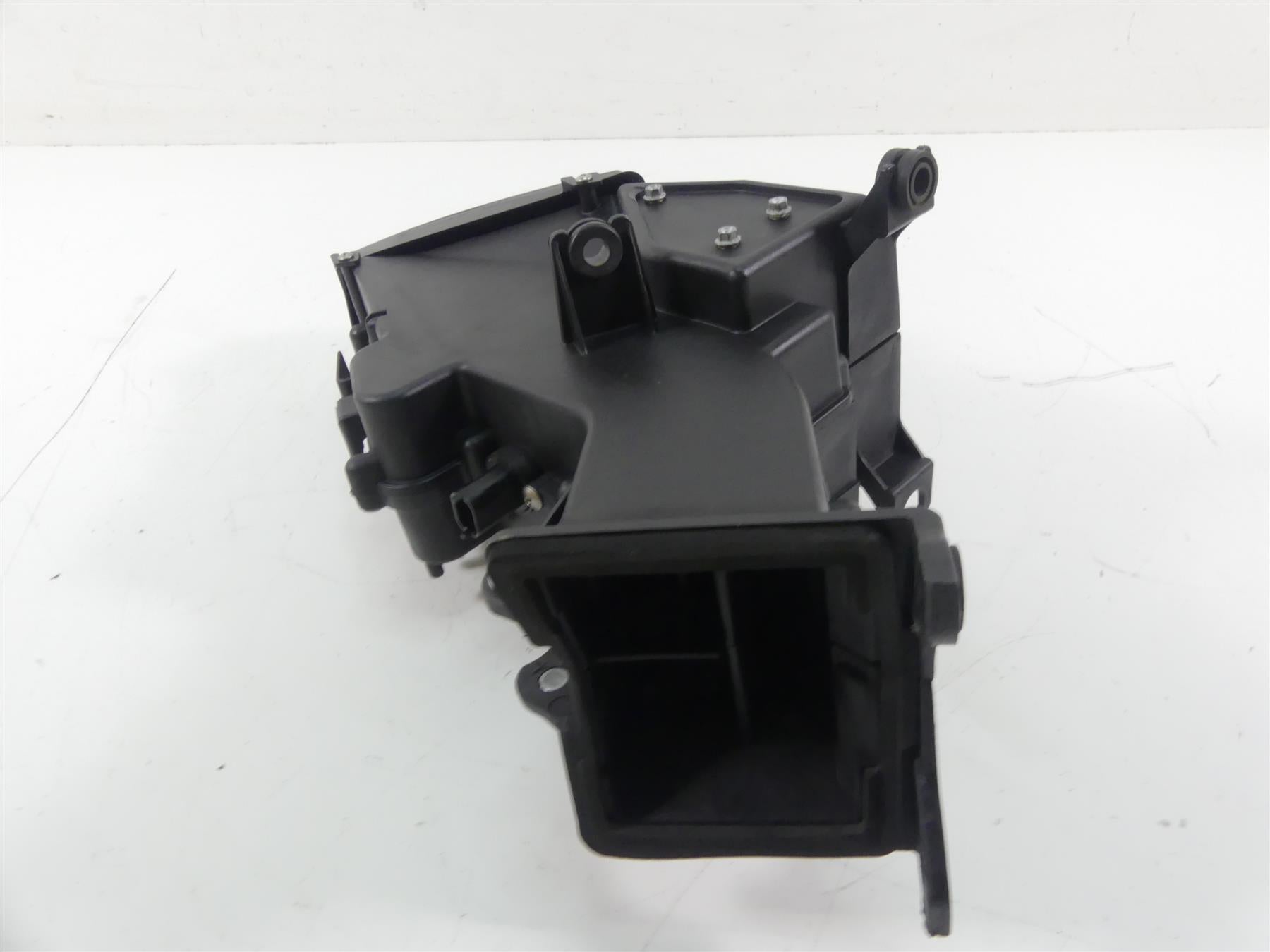 2004 Aprilia RSV 2 1000R Mille Front Center Air Inlet Duct Scoop AP8158114 {{ shop.shopifyCountryName }} - Mototech271