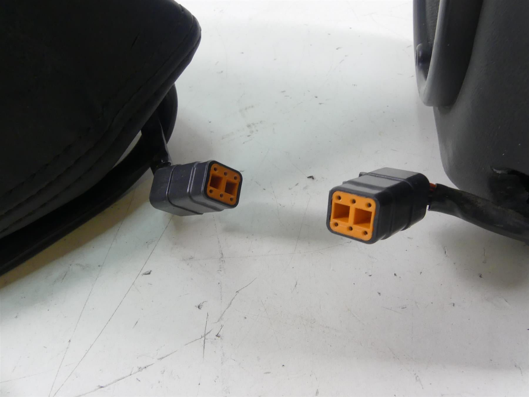 2007 Harley FLHTCU SE2 CVO Electra Glide Tour Pack Rear Speaker Set 76601-07A {{ shop.shopifyCountryName }} - Mototech271