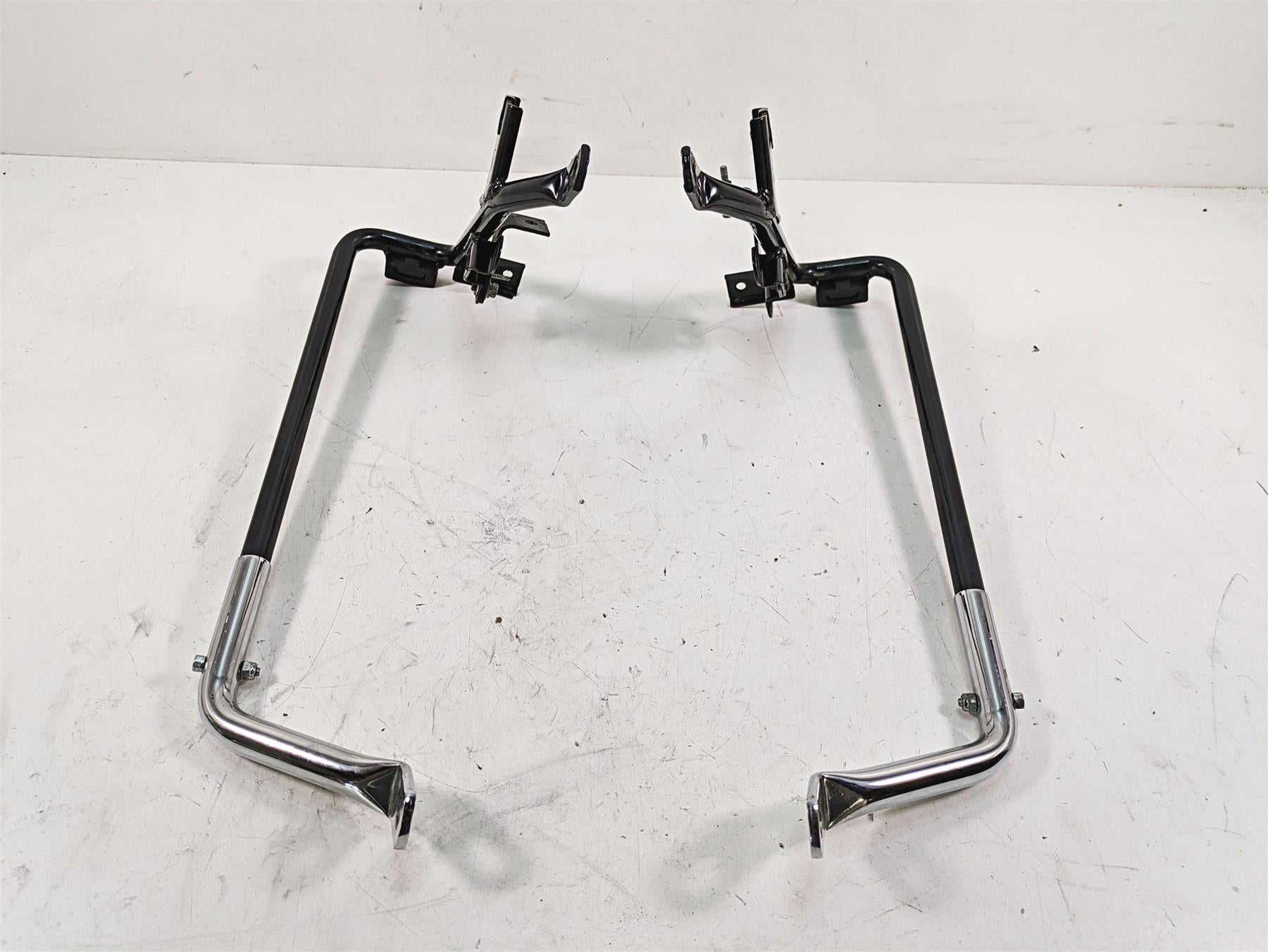 2010 Harley Touring FLHTCU Electra Glide Saddlebag Guard Holder Set 49194-09A {{ shop.shopifyCountryName }} - Mototech271