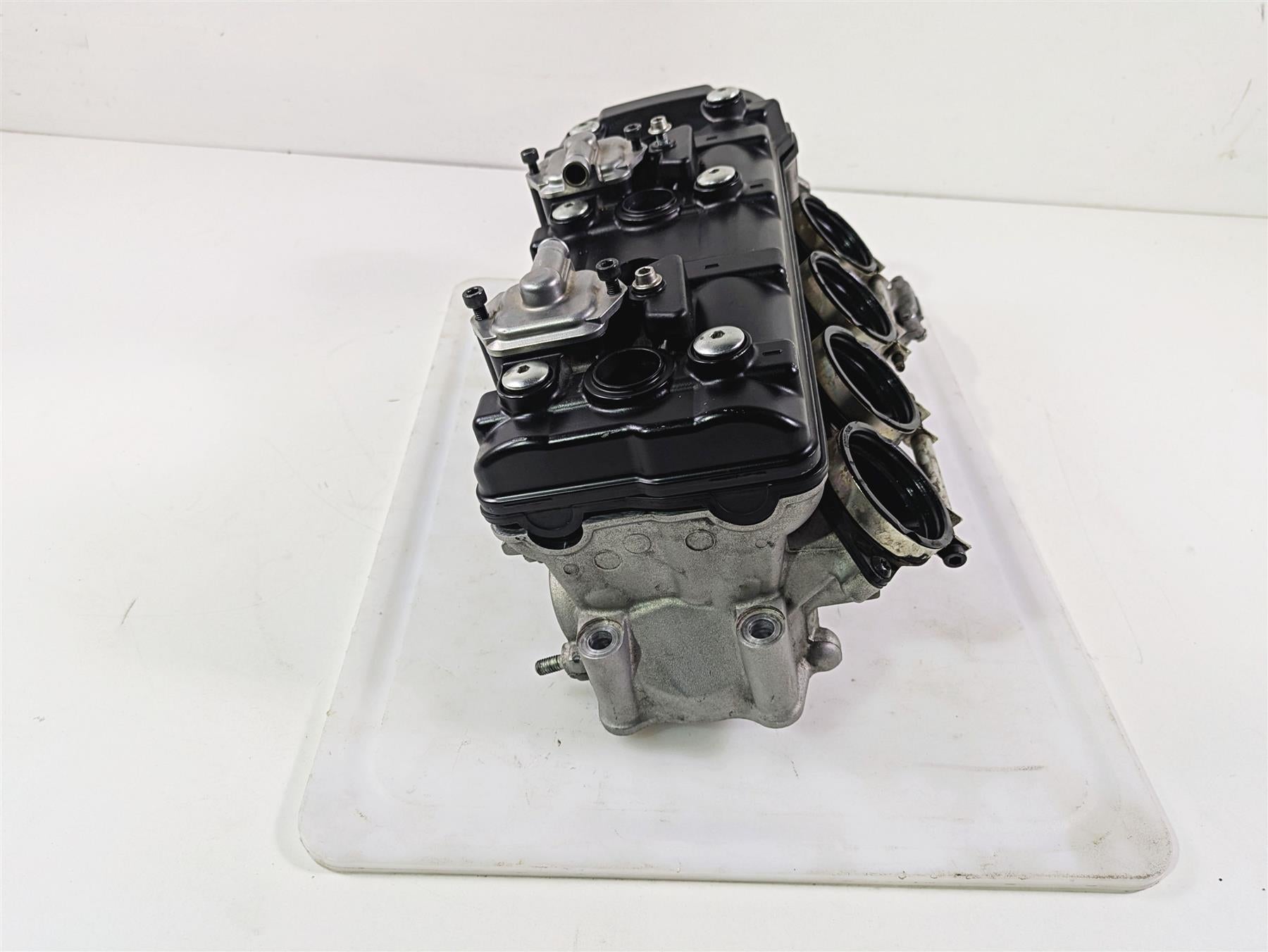 2016 Kawasaki ZX10R Ninja Cylinderhead & Valve Cover Set 11008-0869 {{ shop.shopifyCountryName }} - Mototech271