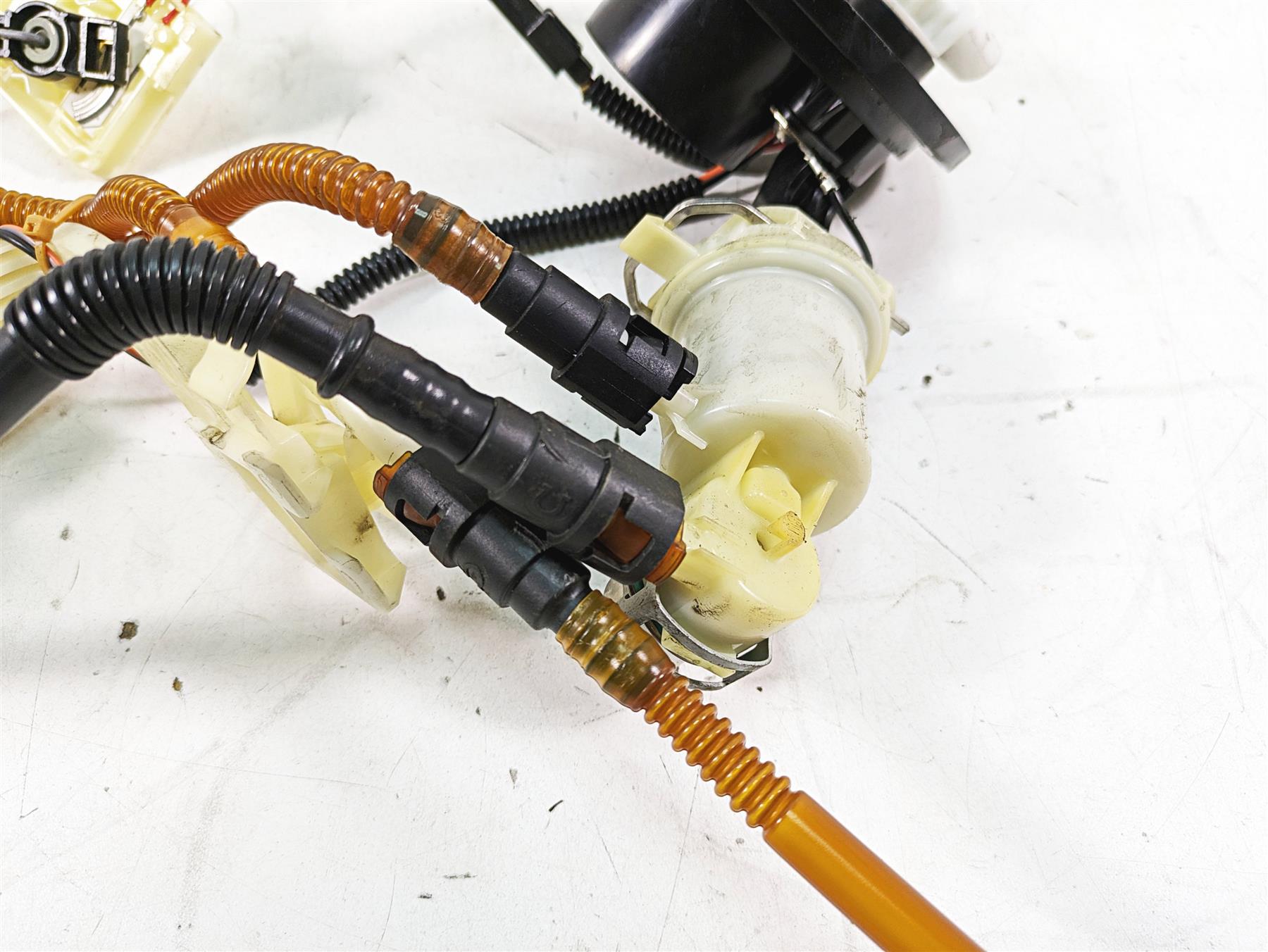 2011 Harley Touring FLHR Road King Fuel Gas Petrol Pump 62908-08 & 75076-08A {{ shop.shopifyCountryName }} - Mototech271
