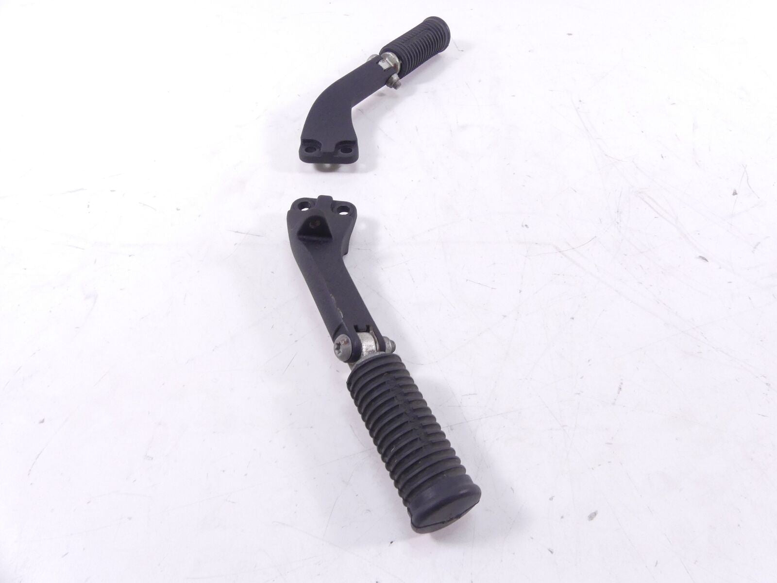 2016 Harley FLD Dyna Switchback 103 Passenger Footpeg Set R 49224-06A L 49230-06 {{ shop.shopifyCountryName }} - Mototech271