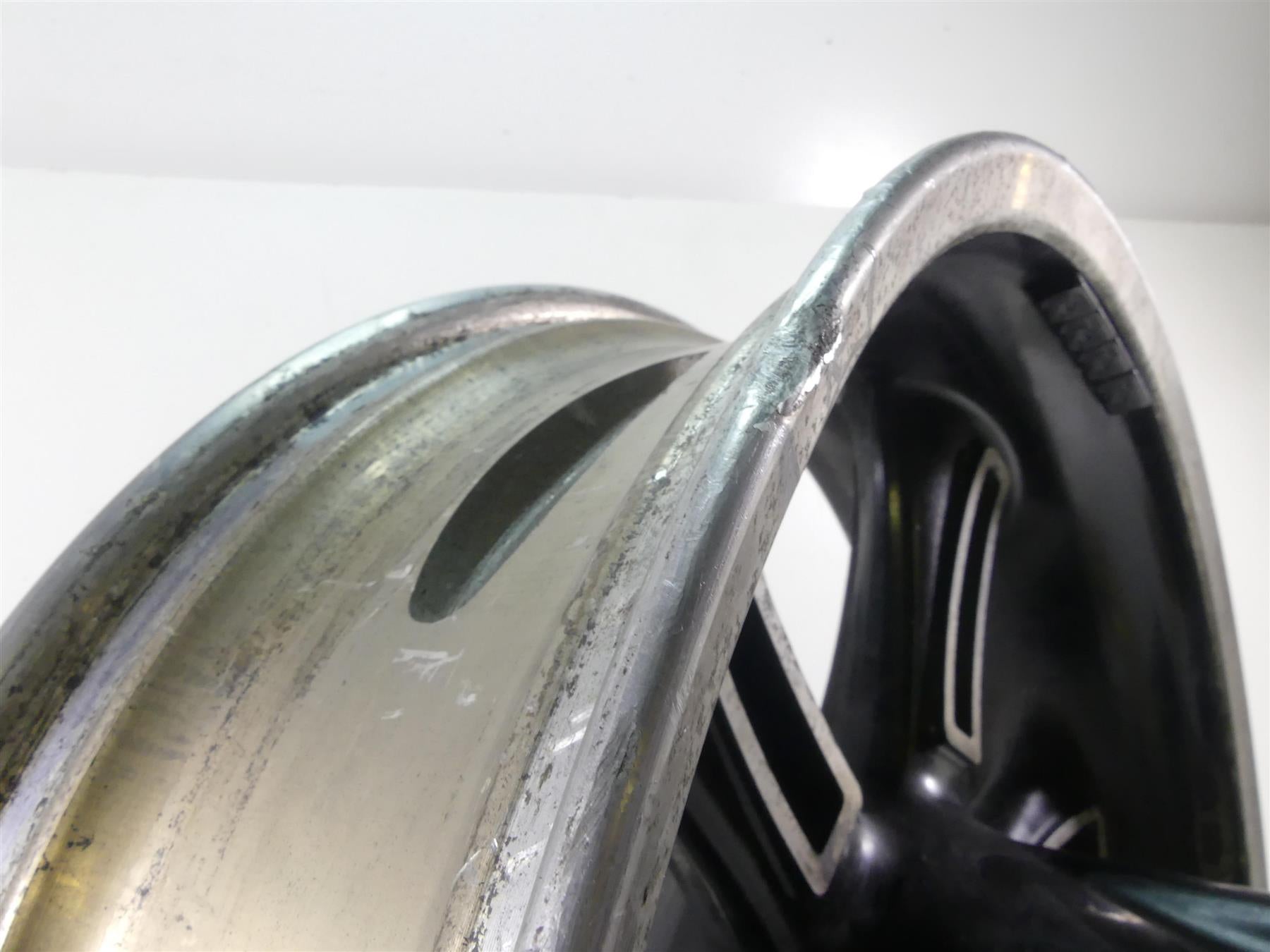 2012 Victory Cross Country Straight Rear Cast Wheel Rim 16x5 - Read 1521384 {{ shop.shopifyCountryName }} - Mototech271