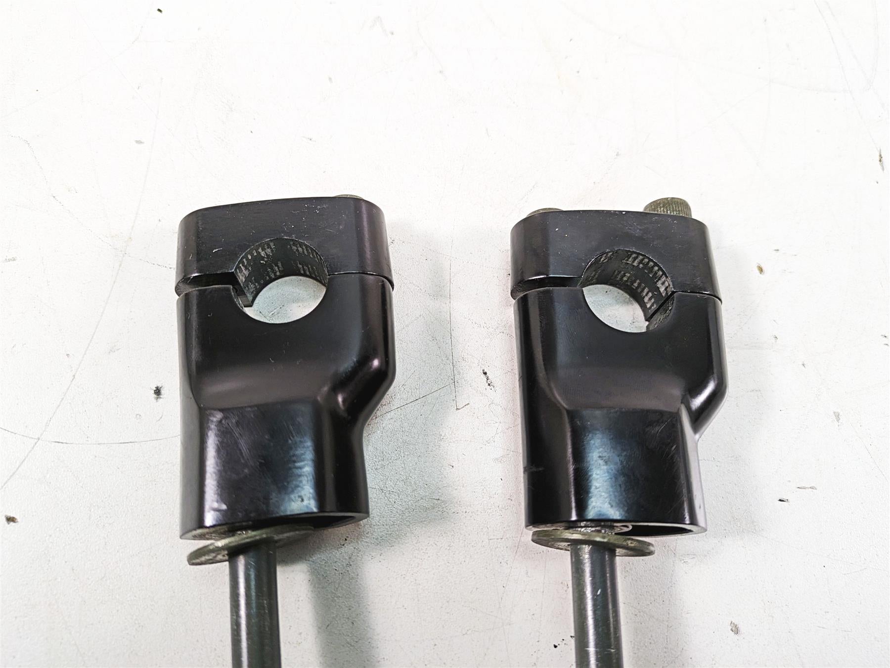 2002 Yamaha FZ1 FZS1000 Fazer Handlebar Riser Holder Set 5LV-23442-01-00 {{ shop.shopifyCountryName }} - Mototech271
