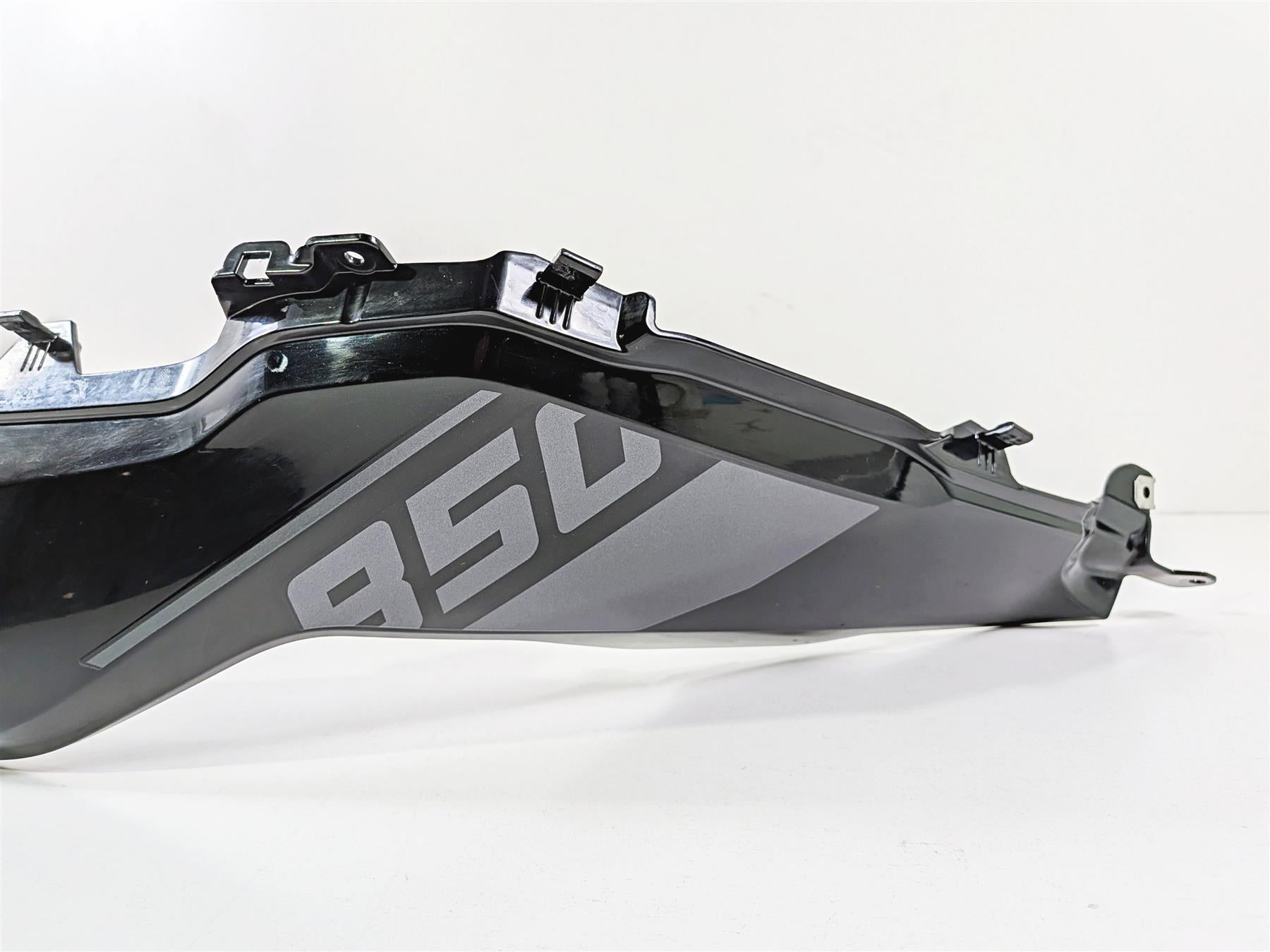2023 BMW F850GS K81 Upper Left Triple Black Side Tank Fairing Cover 46638564627 {{ shop.shopifyCountryName }} - Mototech271