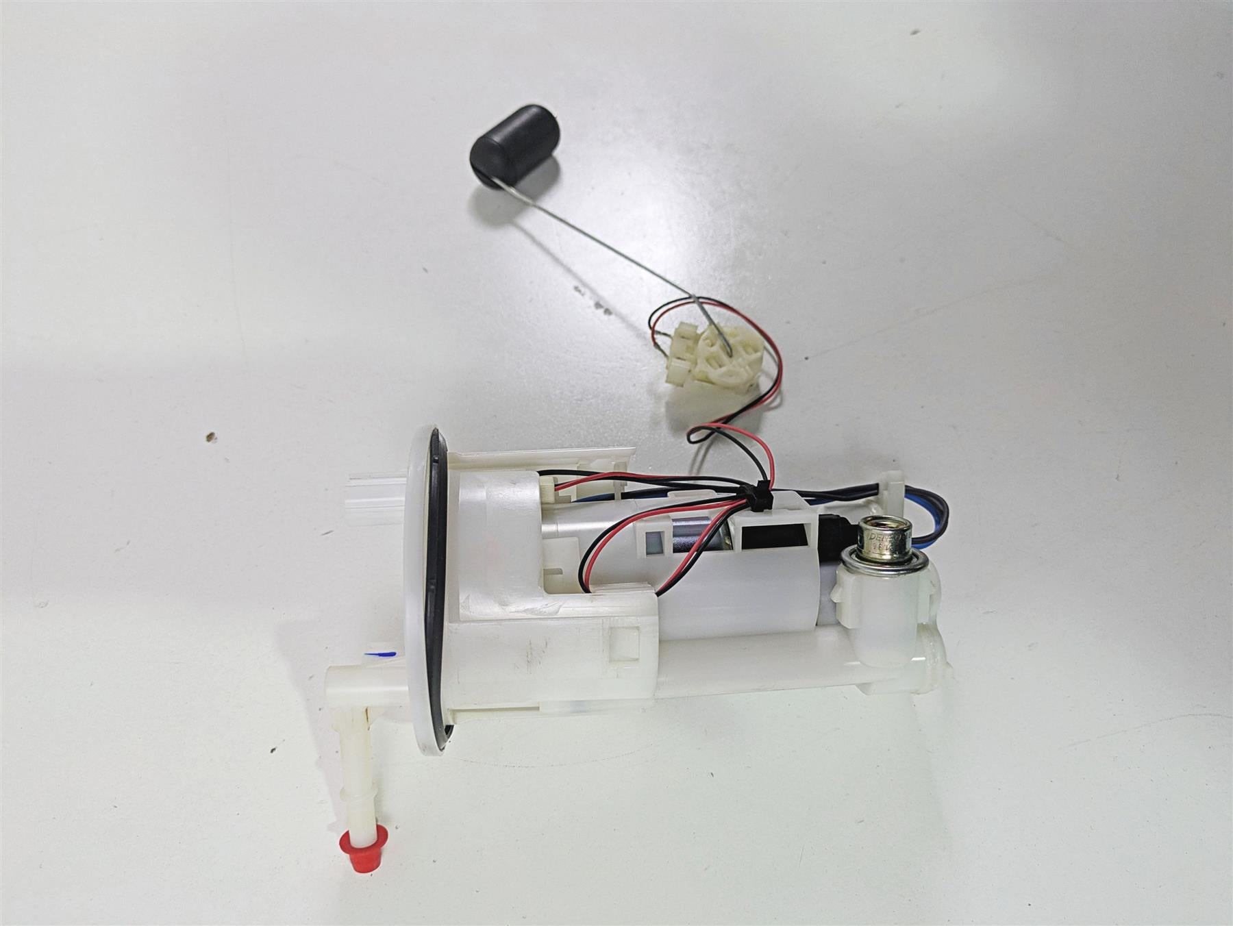 2024 Triumph Street Triple 765 R Fuel Gas Petrol Pump & Sending Unit T2400735 {{ shop.shopifyCountryName }} - Mototech271