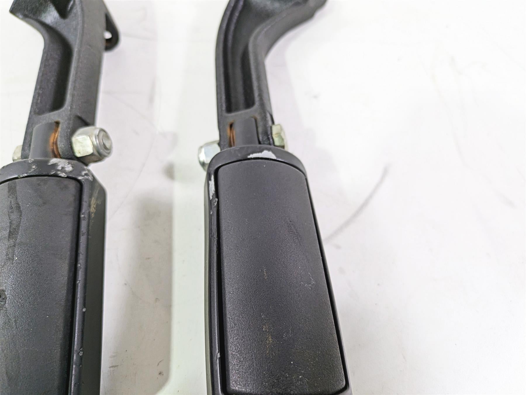 2016 Harley FXDL Dyna Low Rider Rear Passenger Footpegs Willie G Skull 49224-06A {{ shop.shopifyCountryName }} - Mototech271