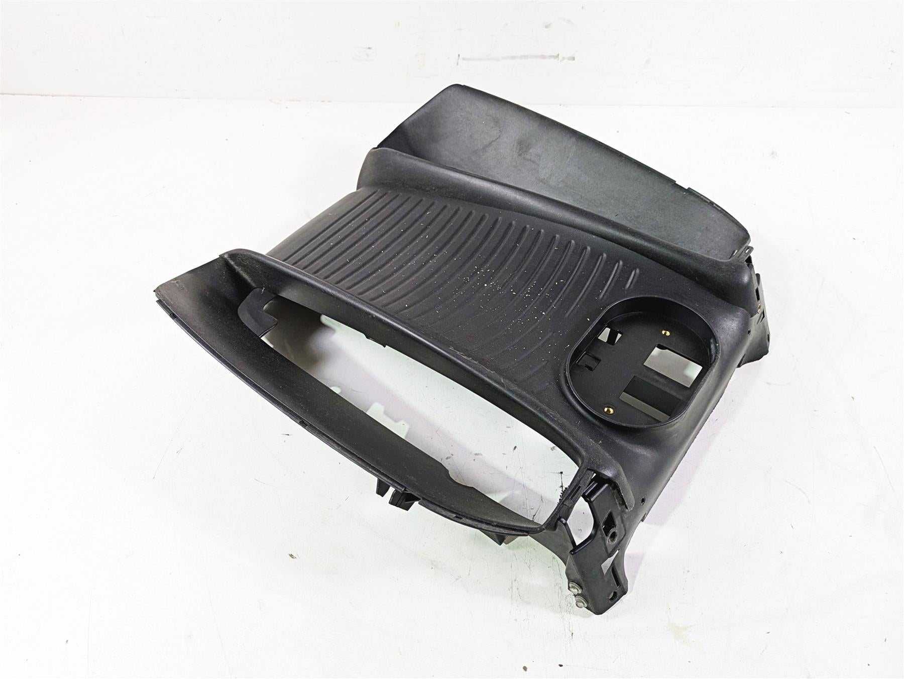 2013 Harley VRSCF Muscle Rod Radiator Center Cover Fairing 26826-09 {{ shop.shopifyCountryName }} - Mototech271