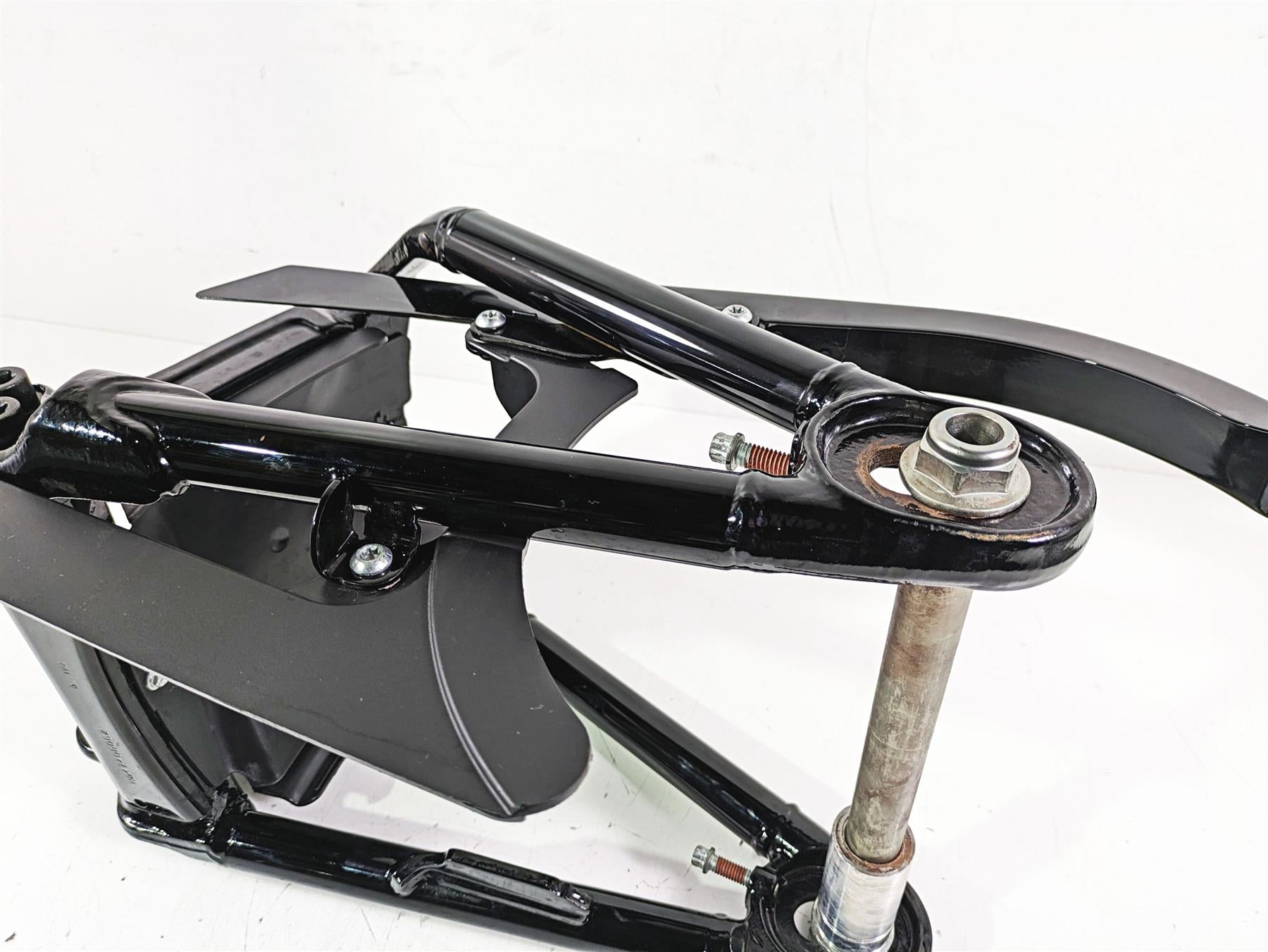 2019 Harley FLHCS Softail Heritage Rear Swingarm + Guards & Axle 47400099BHP {{ shop.shopifyCountryName }} - Mototech271