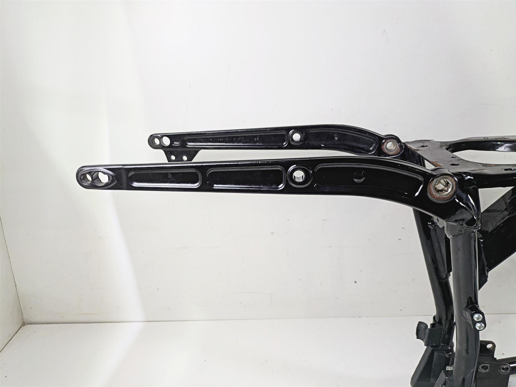 2016 Harley FXDWG Dyna Wide Glide Straight Main Frame Chassis 34dgr 47748-10A {{ shop.shopifyCountryName }} - Mototech271