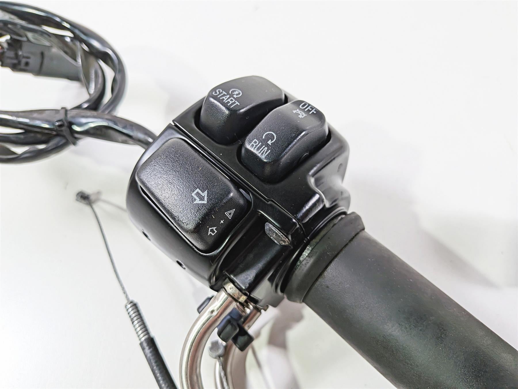 2013 Harley VRSCDX Night Rod Special Right Hand Start Throttle Control Switch 71684-06A-Mototech271