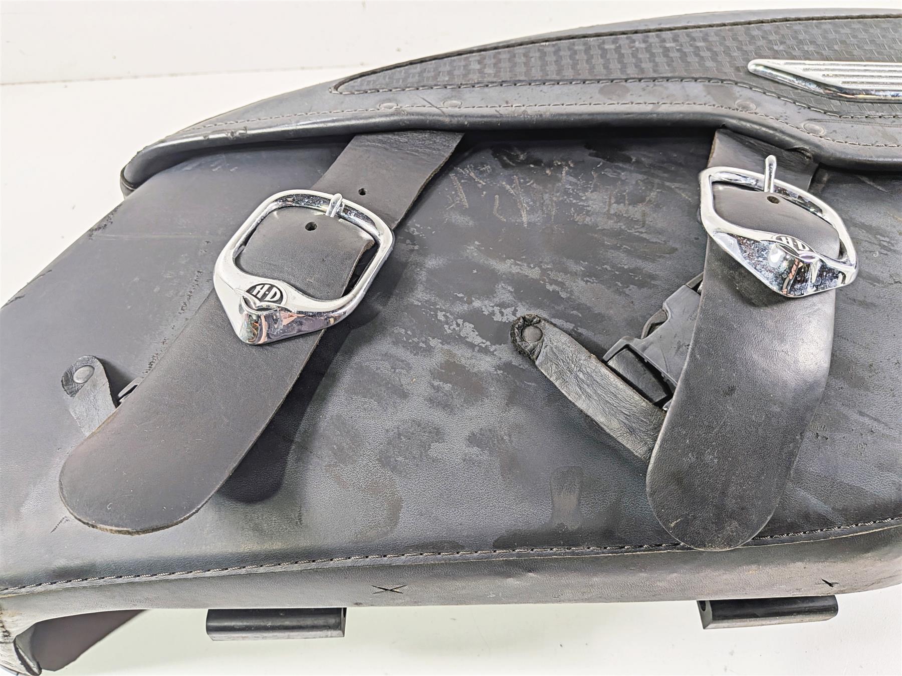 2000 Harley Touring FLHRCI Road King Right Saddlebag Saddle Bag 91138-98C {{ shop.shopifyCountryName }} - Mototech271
