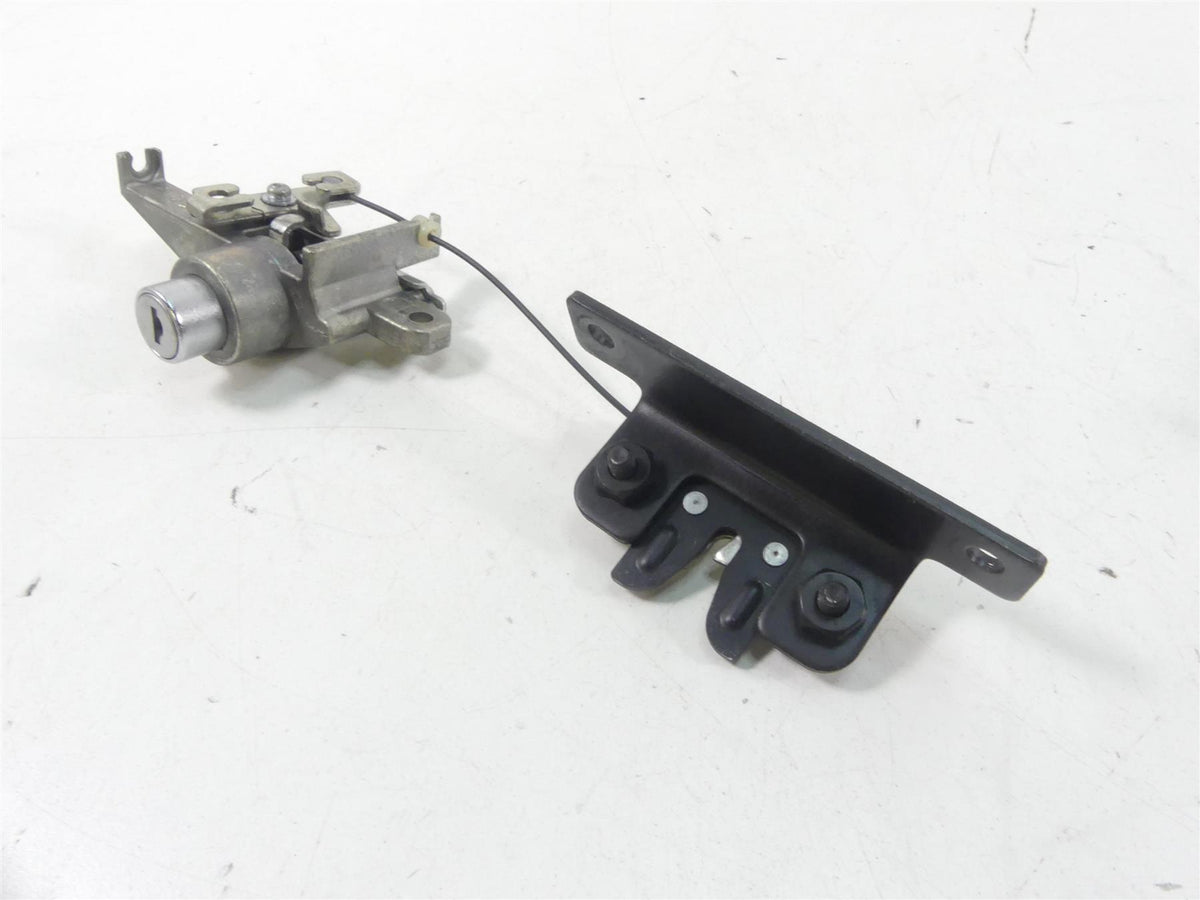 2011 Victory Vision Tour Ignition Switch Key Steering Saddlebag Lock Set 1015274 {{ shop.shopifyCountryName }} - Mototech271