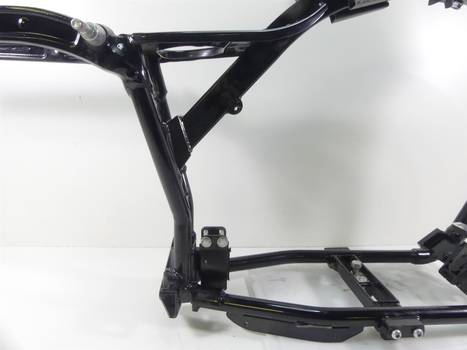 2009 Harley FXDF Dyna Fat Bob Straight 29dgr Main Frame Chassis - Slvg 47281-08 {{ shop.shopifyCountryName }} - Mototech271